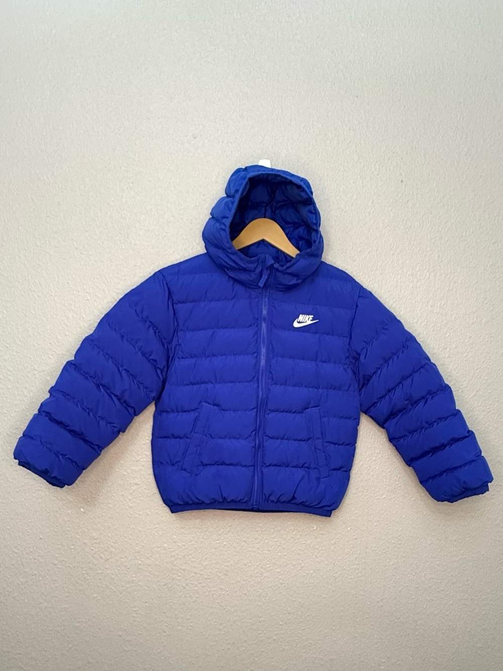 Nike | Big Kid's Sportswear Lightweight Synthetic Fill Loose Hooded Jacket Small - Picture 2 of 7